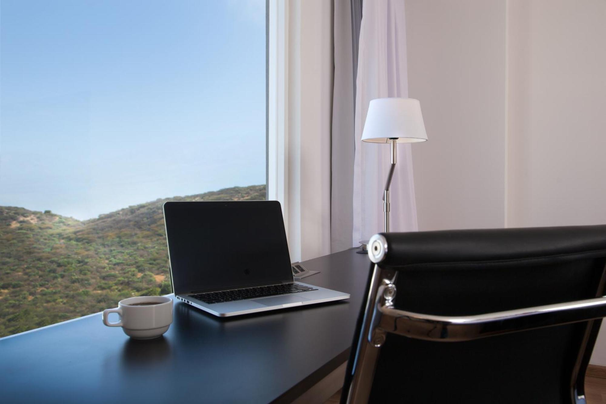 Fiesta Inn Toluca Tollocan Екстериор снимка