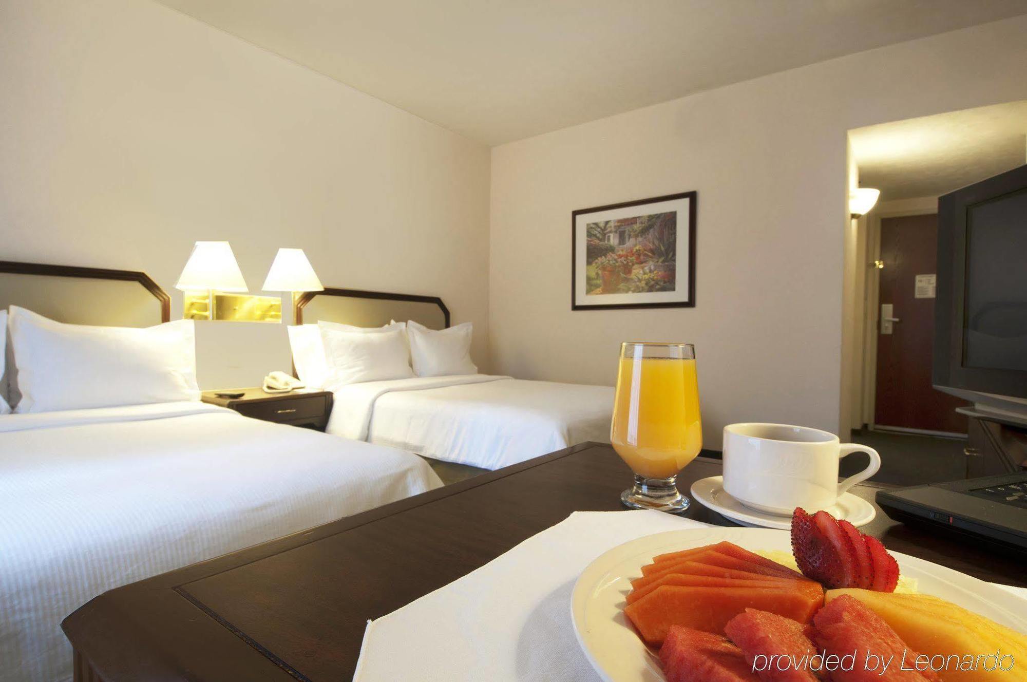 Fiesta Inn Toluca Tollocan Стая снимка