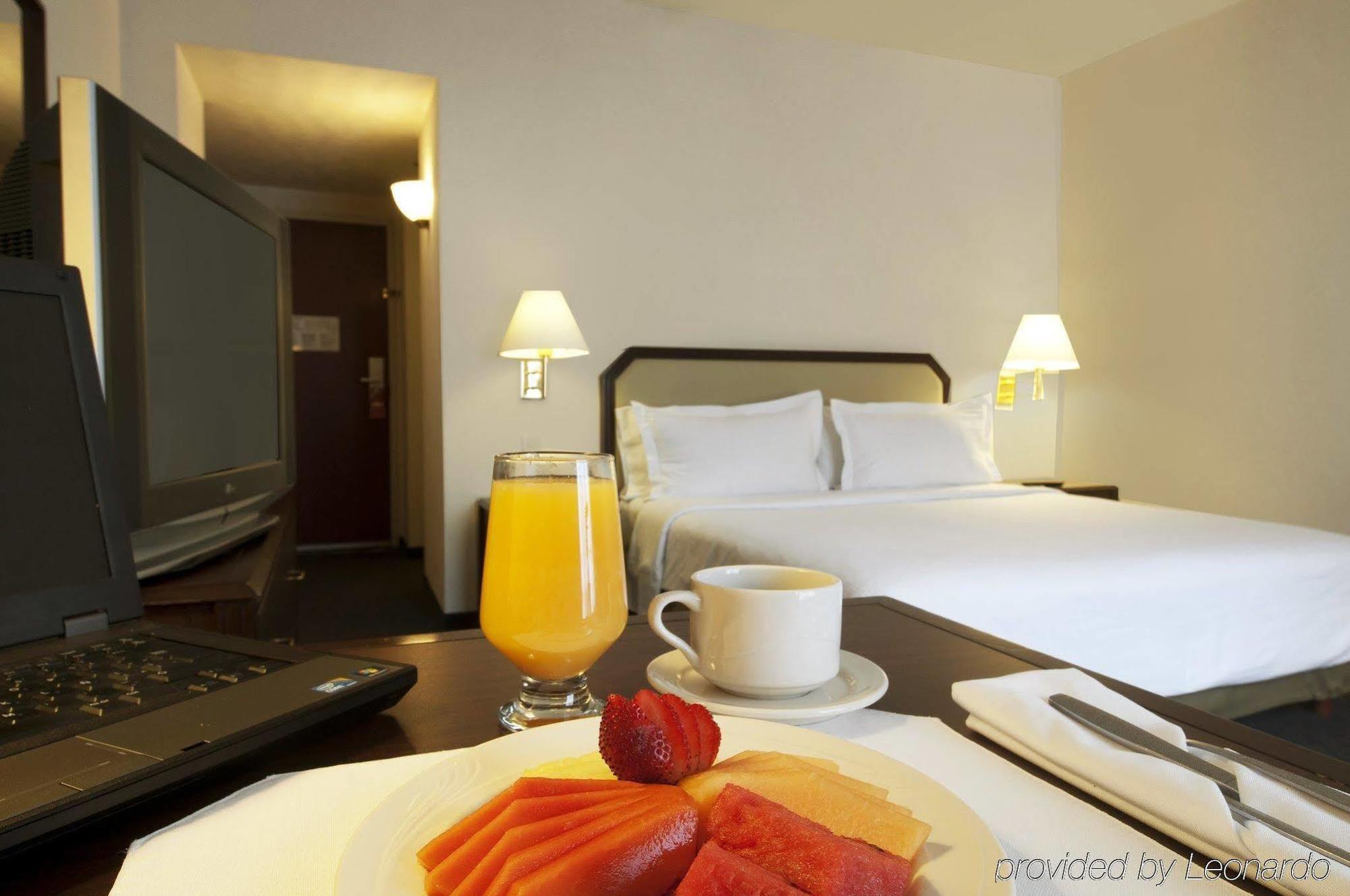 Fiesta Inn Toluca Tollocan Стая снимка