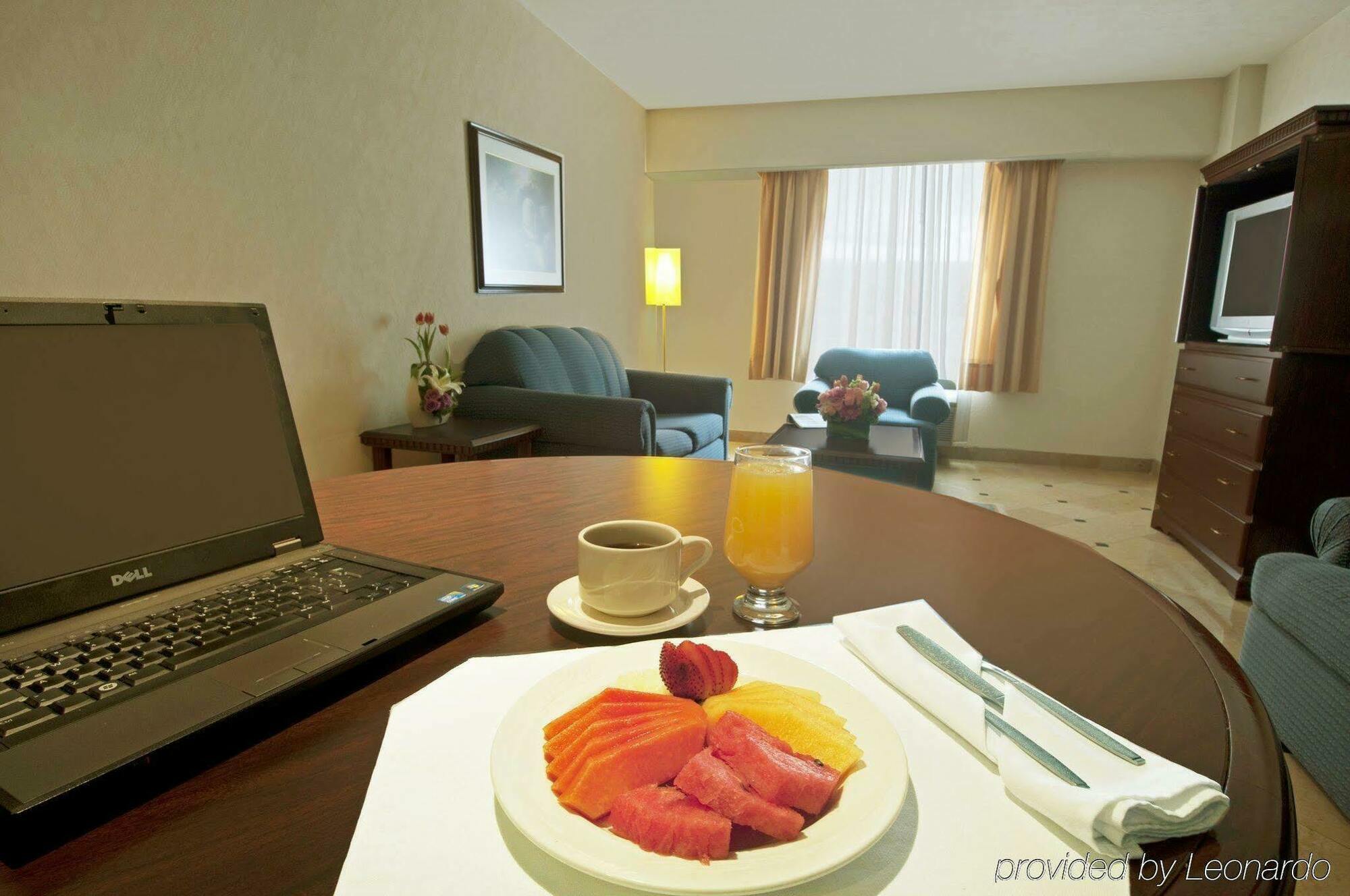 Fiesta Inn Toluca Tollocan Стая снимка