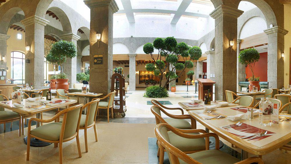 Fiesta Inn Toluca Tollocan Екстериор снимка